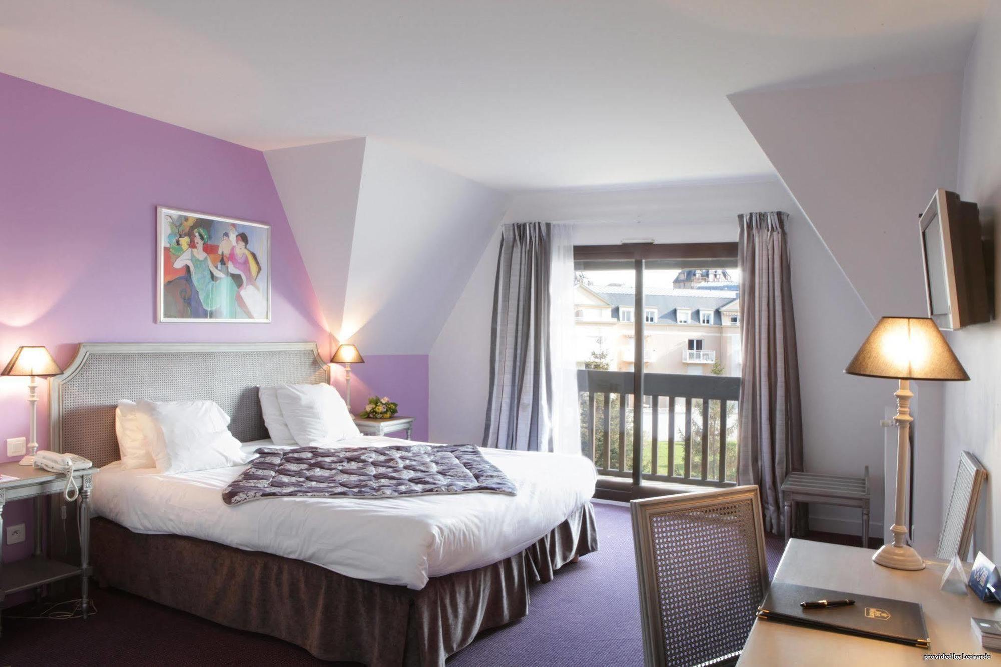 Best Western Plus Hostellerie Du Vallon Трувиль-сюр-Мер Экстерьер фото
